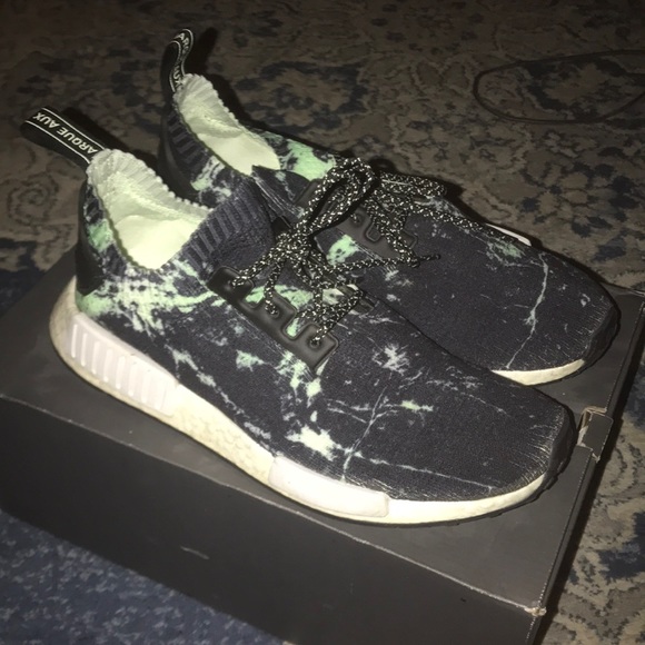 Adidas NMD size 9 - Picture 1 of 3